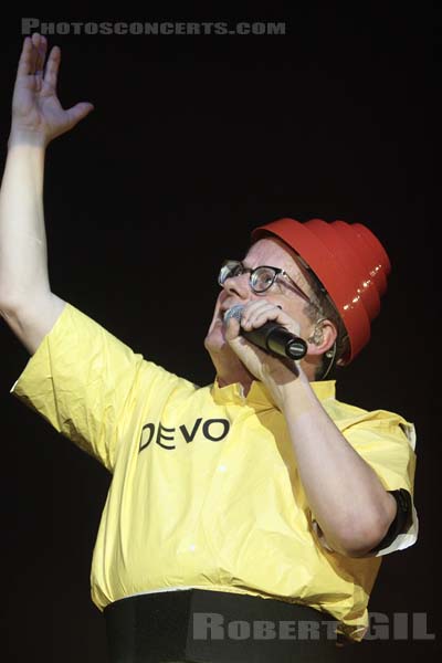 DEVO - 2008-06-03 - PARIS - Espace Charlie Parker - Grande Halle - 